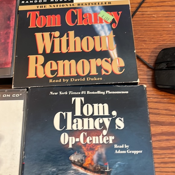 Tom Clancy - Picture 3 of 3